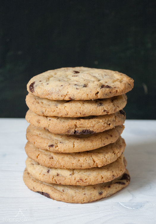 Cookies mit dunkler und weißer Schokolade - Cookies with dark and white chocolate