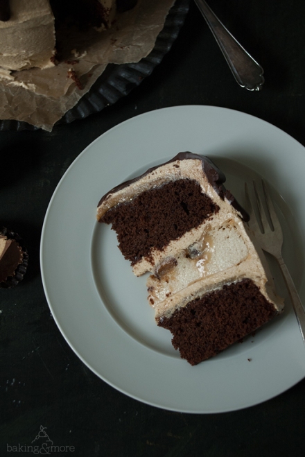 Cheesecake-Schokoladentorte mit Erdnuss und Karamell | baking &amp; more