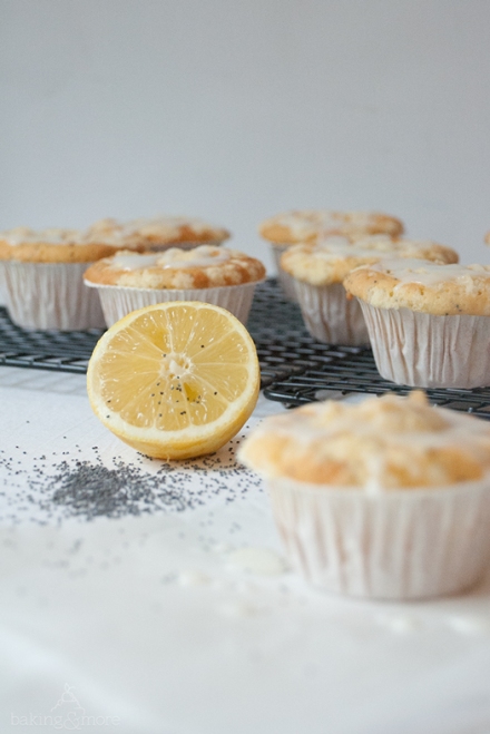 Zitronen-Mohn-Muffins mit Streuseln und Zitronenglasur &amp; Vorstellung ...